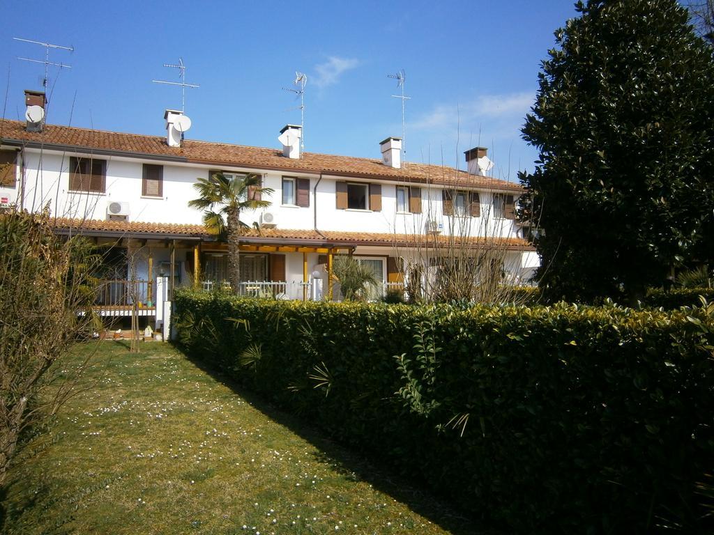 Casa Zodiaco Lägenhet Caorle Exteriör bild